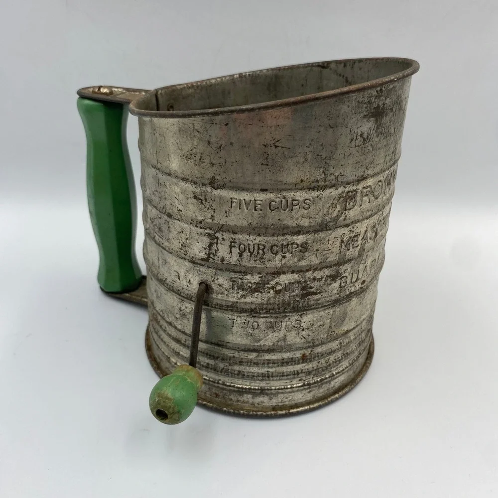 Vintage Bromwells Measuring Sifter 5 Cup Green Wood Handle Tin Hand Crank USA‎